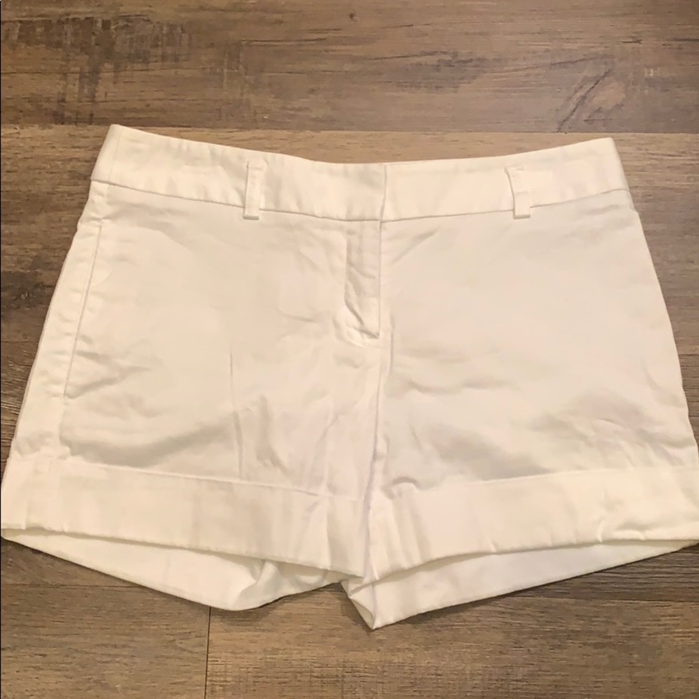 Express White Short Size 4